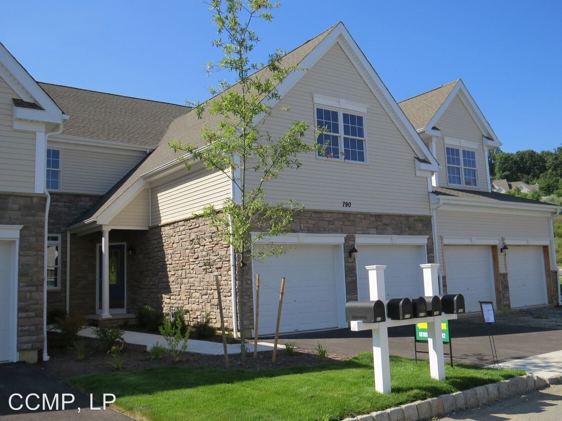 Foto principal - 442 Cedarville Rd