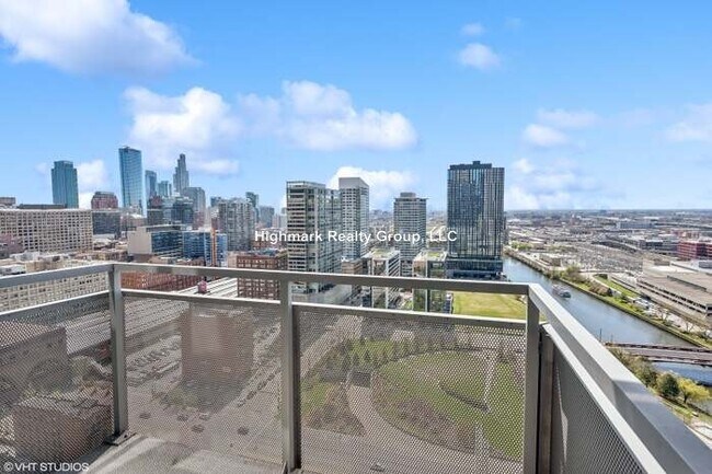 Foto del edificio - 235 W Van Buren St