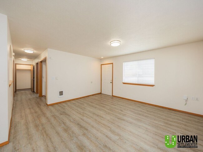 Foto del edificio - Spacious, clean, modern 4bd/2bth
