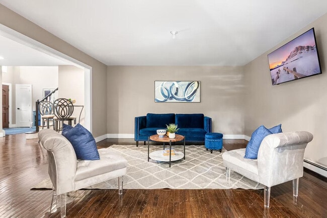 Building Photo - 1099 NY-17M