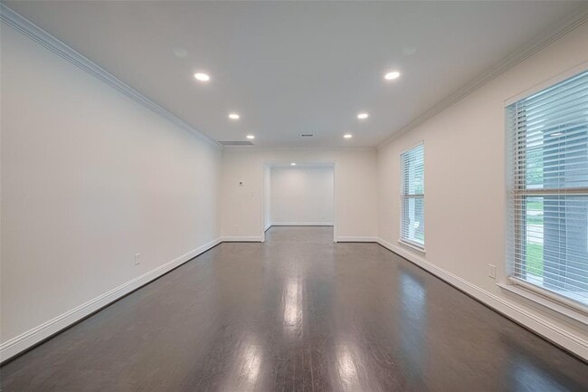 Building Photo - 2402 Chimney Rock Rd