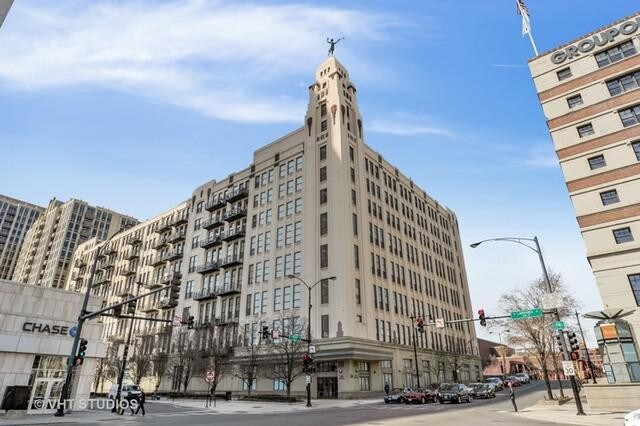Building - 758 N Larrabee St