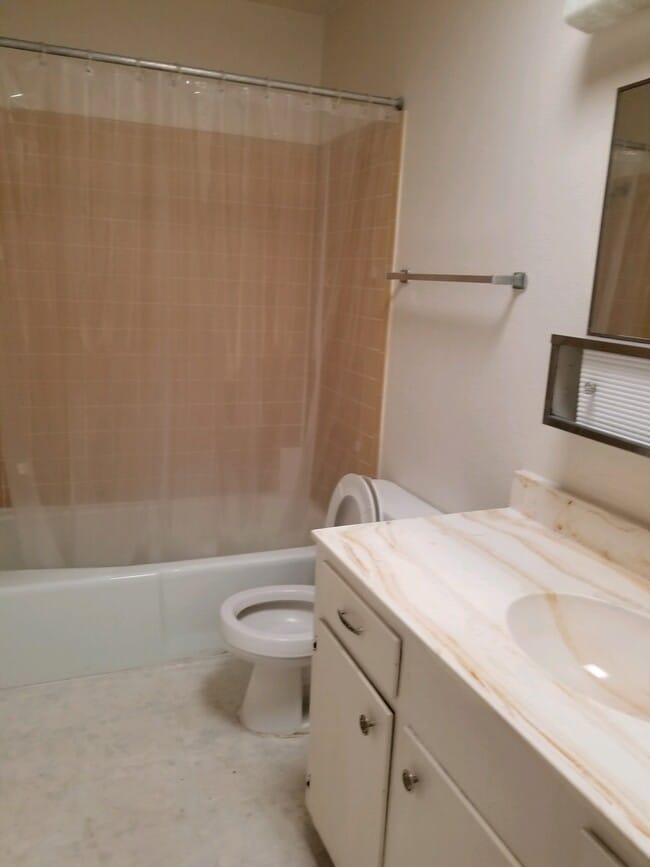 Building Photo - 10537 Gran Cima Ln