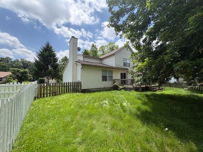 Foto del edificio - 1074 Lakegrove Ct