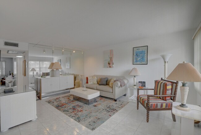 Foto del edificio - 3046 Cornwall C