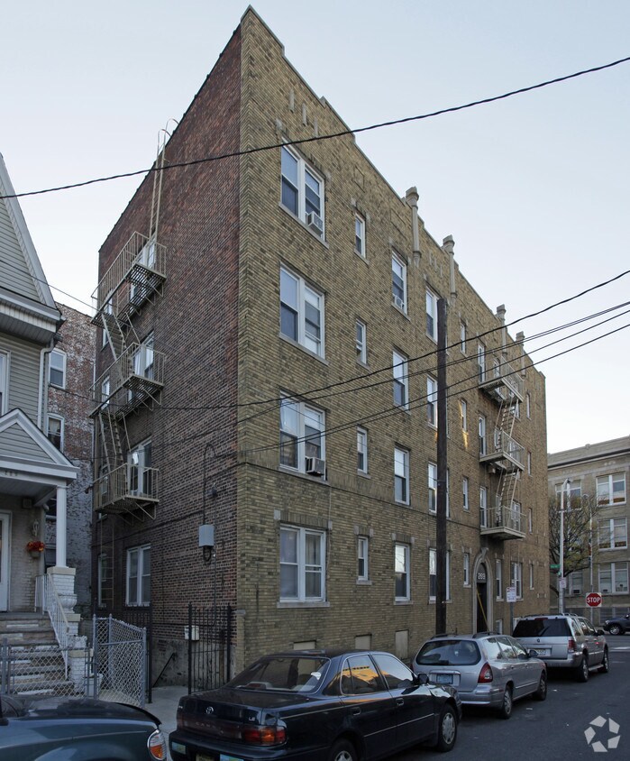 Exterior - 269 Jewett Ave