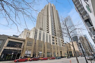 Building Photo - 1400 S Michigan Ave