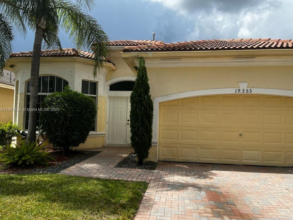 Foto del edificio - 19353 SW 60th Ct