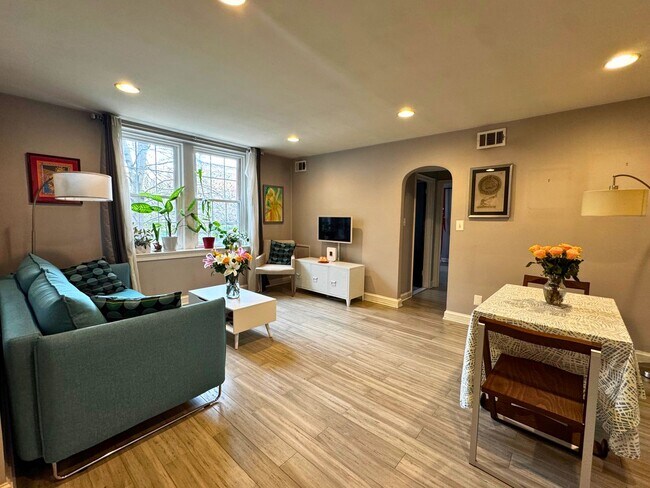 Foto del edificio - Modernized Fully Furnished 1BR, 1BA Condo at Arbors of Arlington