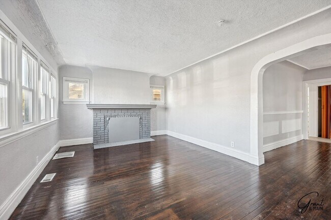Foto del edificio - 3 bedroom 2 bath $1375