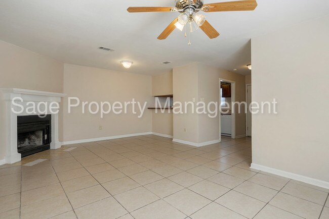 Foto del edificio - Cute & Clean 2 bedroom/1.5 bath Townhouse