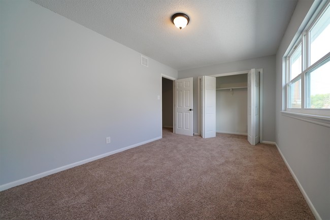 Building Photo - 408 Ebenezer Ave