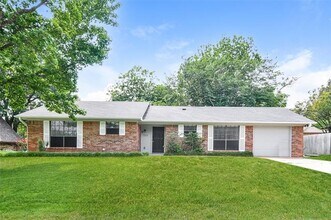 Building Photo - 710 Adams Dr