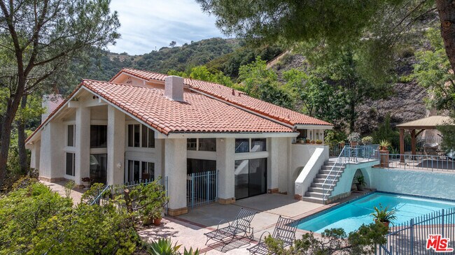 Foto del edificio - 13033 Sky Valley Rd