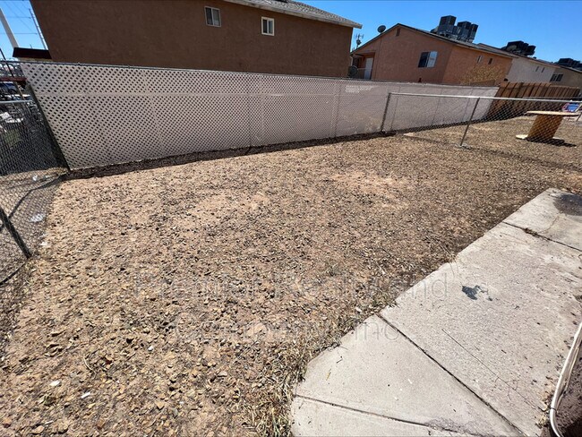 Building Photo - 4156 Zavala St
