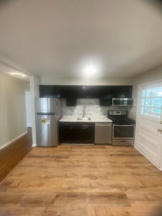 Foto del edificio - 7064 N Damen Ave