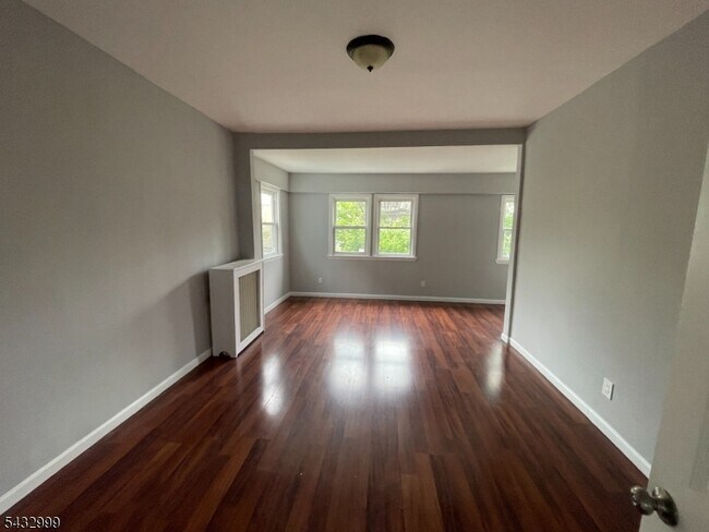 Foto del edificio - 8 Treacy Ave