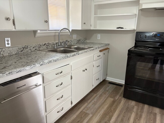 Foto del edificio - Beautiful 2 Bedroom 1 bath