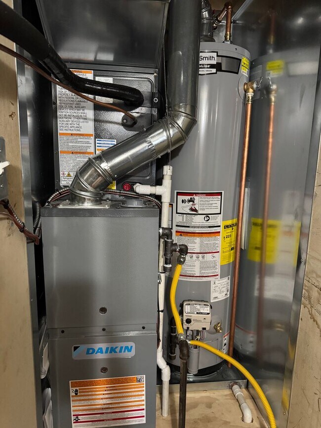 Foto del edificio - 1BR/1BA East Campus - Short Distance to Campus!!