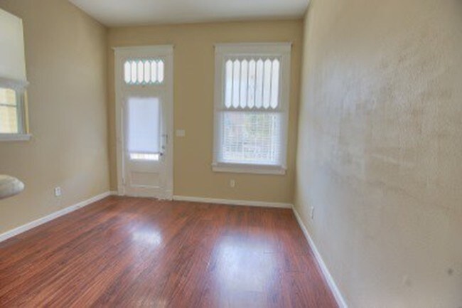 Building Photo - 705 Felicity St