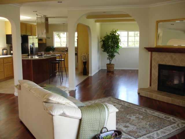 Building Photo - Mt Helix Estate Home