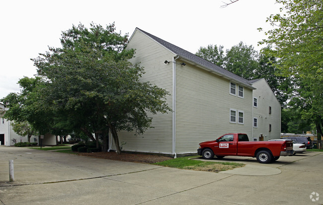 Building Photo - Canterbury Place