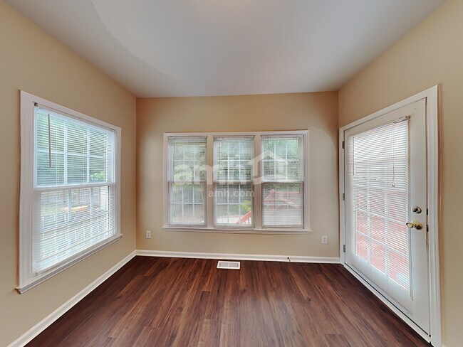 Building Photo - 5702 Myakka Ct