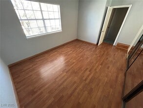 Building Photo - 596 Tam O Shanter