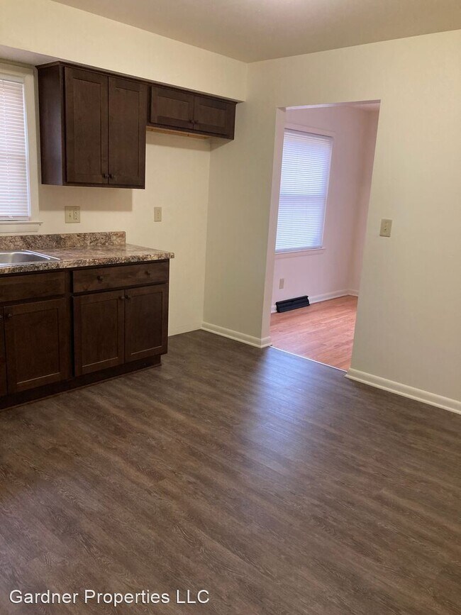Building Photo - 4 br, 1.5 bath House - 5929 N 72nd Street