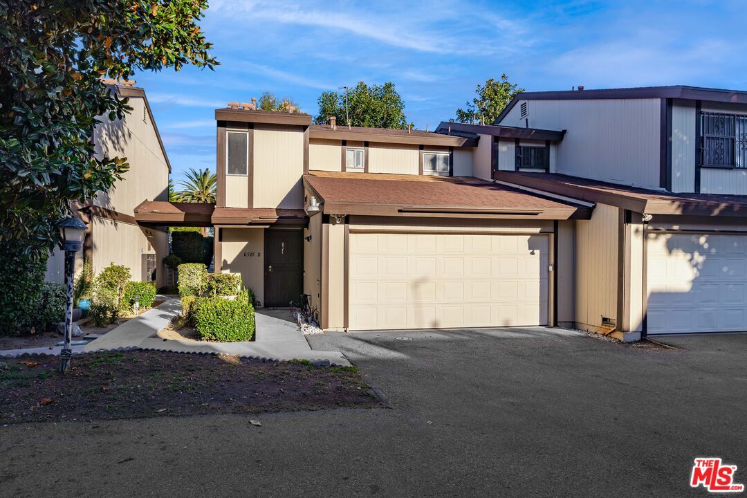 Primary Photo - 8505 Burnet Ave