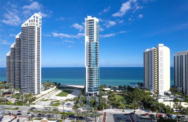 Foto del edificio - 17475 Collins Ave