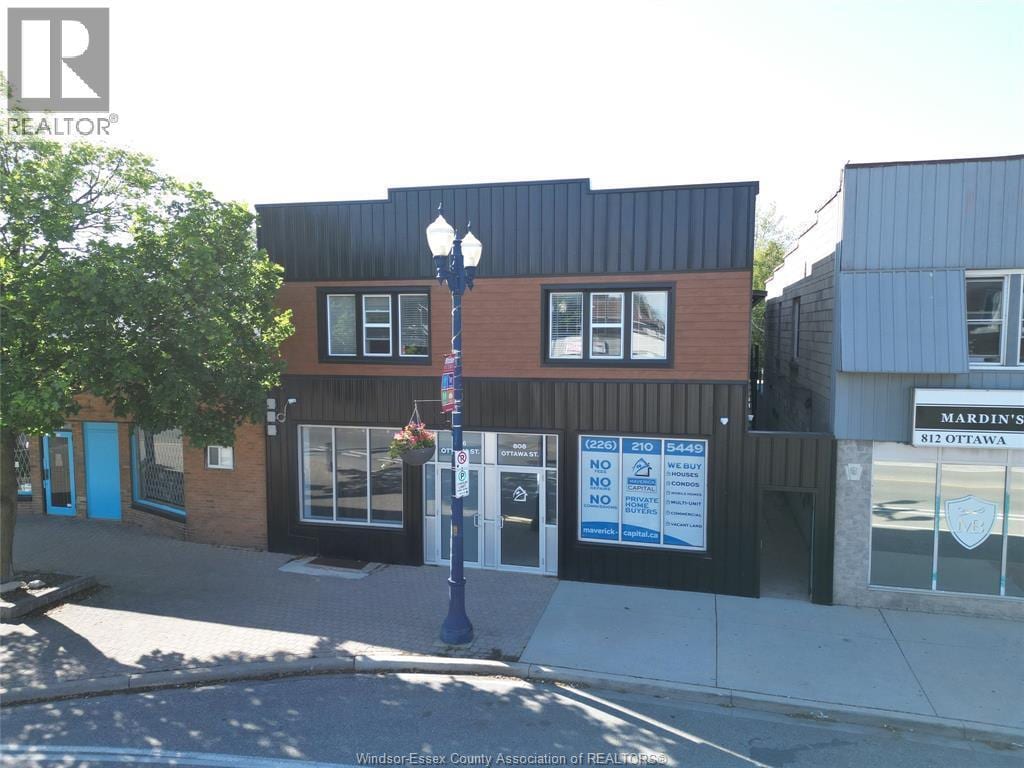 Primary Photo - 808 Ottawa St