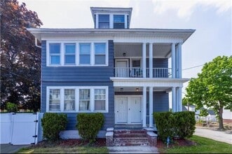 Building Photo - 104 Leah St