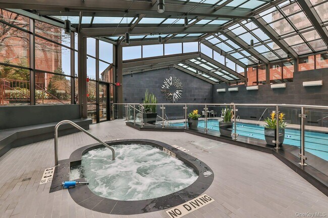 Foto del edificio - 4 Martine Ave