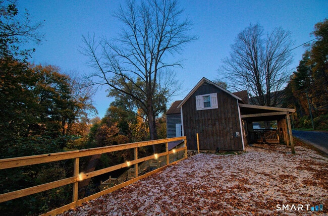 Building Photo - 15 Lower Rd