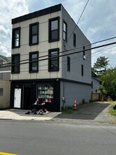 Building Photo - 49 Hill St