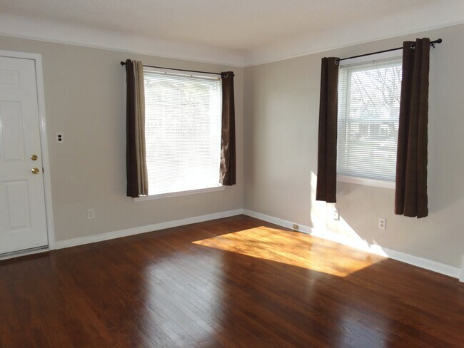 Building Photo - 416 North Kenwood Avenue