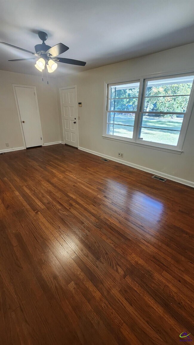 Foto del edificio - 1119 Briarcliff Rd