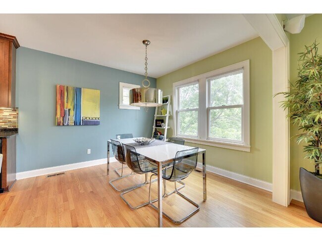 Building Photo - 3810 W 31st St