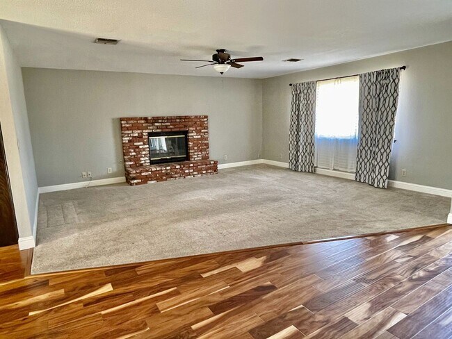 Building Photo - 3 br, 2 bath House - 428 Palomino Ln