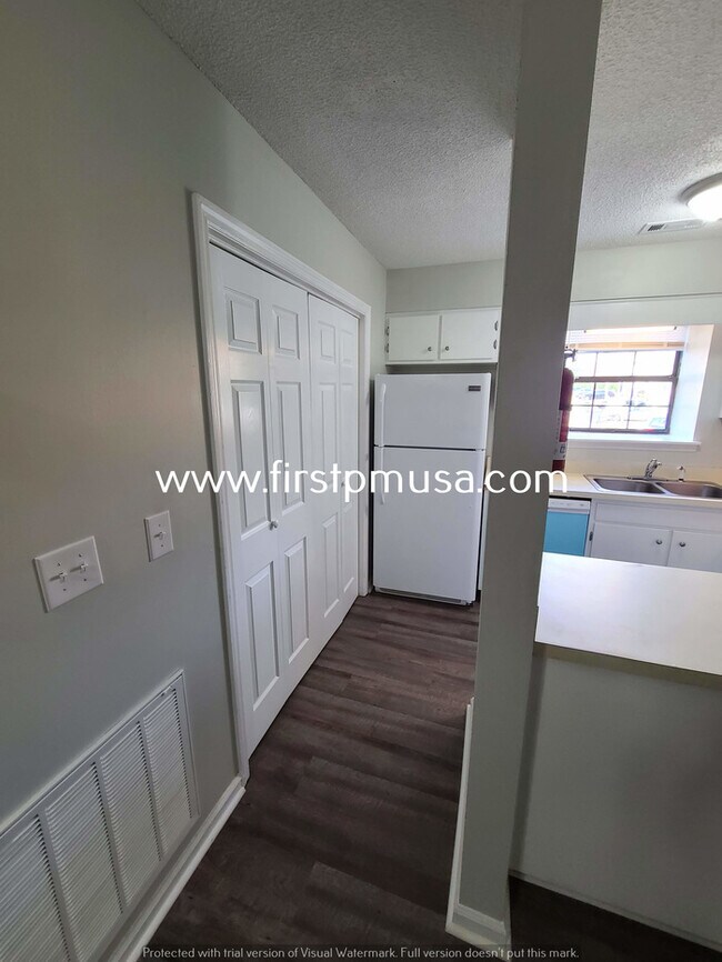 Foto del edificio - 4965 Brighton Ln