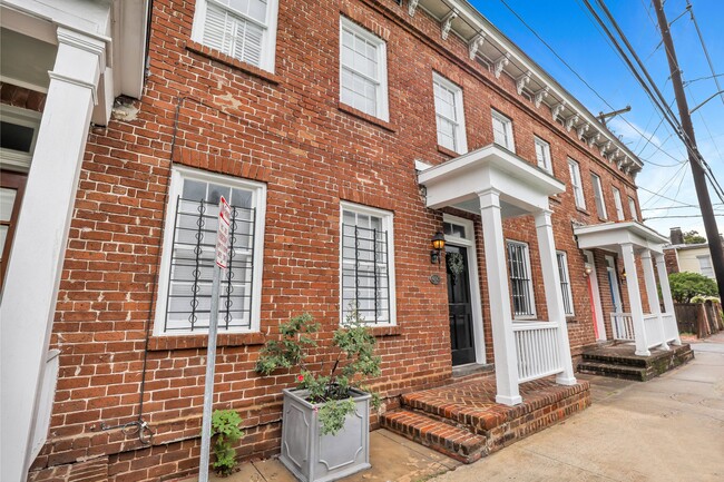 Building Photo - 415 Price St