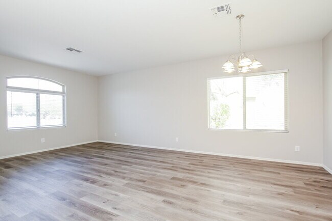 Foto del edificio - 27309 N 84th Dr