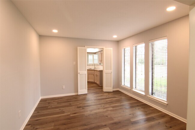 Foto del edificio - 12511 Ella Lee Ln