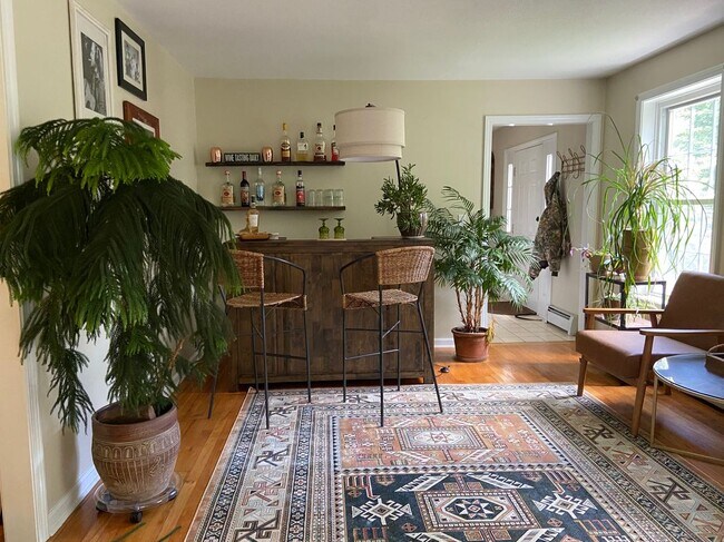 Foto del edificio - 237 Chestnut Hill Rd