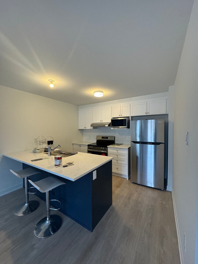 Building Photo - Stunning 2-bedroom, 2.5-bathroom