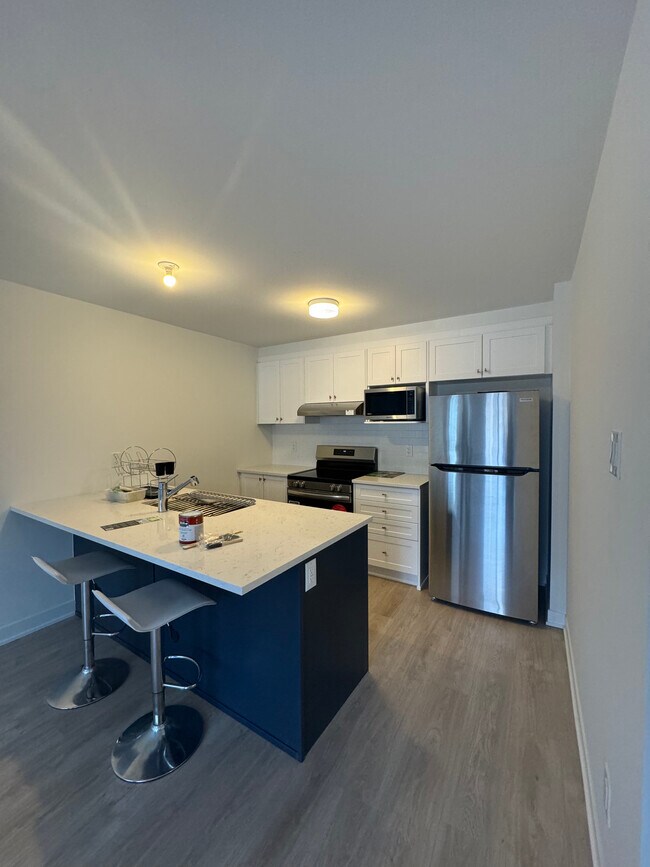 Photo du bâtiment - Stunning 2-bedroom, 2.5-bathroom