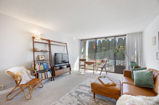 Building Photo - 2601 E Ocean Blvd