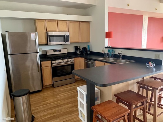 Foto del edificio - 1702 E 37th St