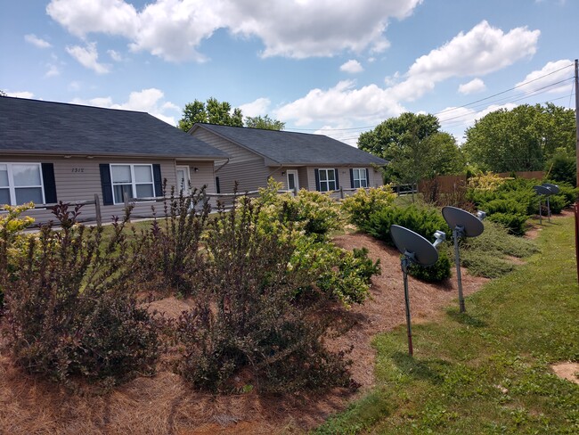 Building Photo - 1312 Patrick Dr